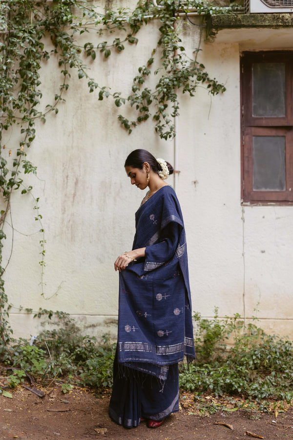 Zari details on a jamdani saree pallu 