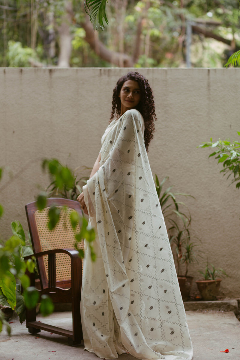Handloom resham silk Jamdani saree with delicate geometric design