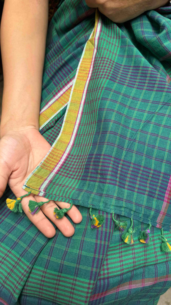 Varsaaedit green-blue checks cotton saree with lightweight handwoven texture