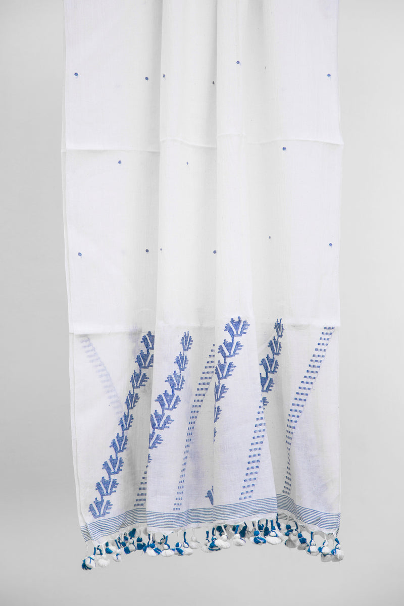 Elegant White Jamdani Stole Featuring Blue Handwoven Floral Design and Tassels